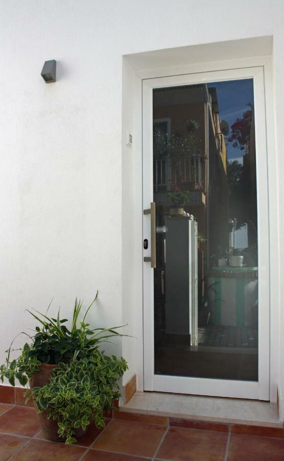 Apartamentos Angelita Plaza Beach 马拉加 外观 照片