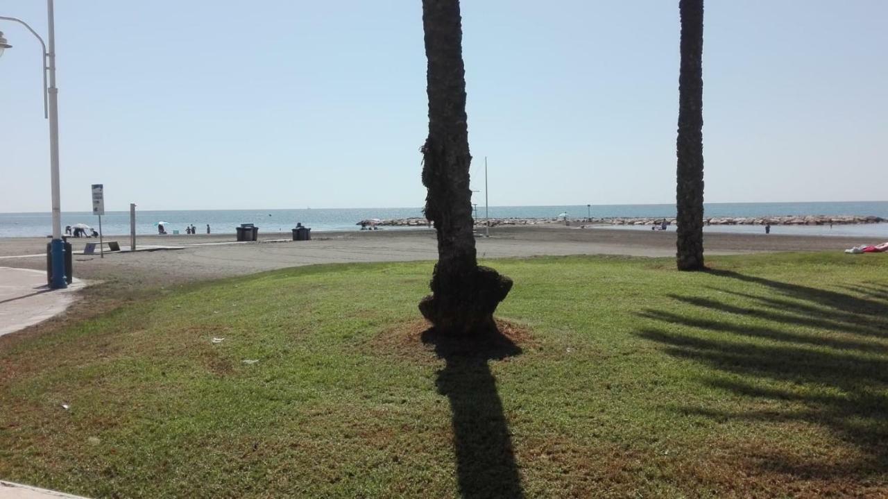 Apartamentos Angelita Plaza Beach 马拉加 外观 照片